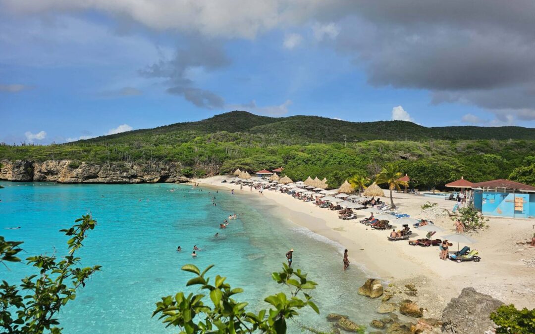 Playa Kenepa Grandi